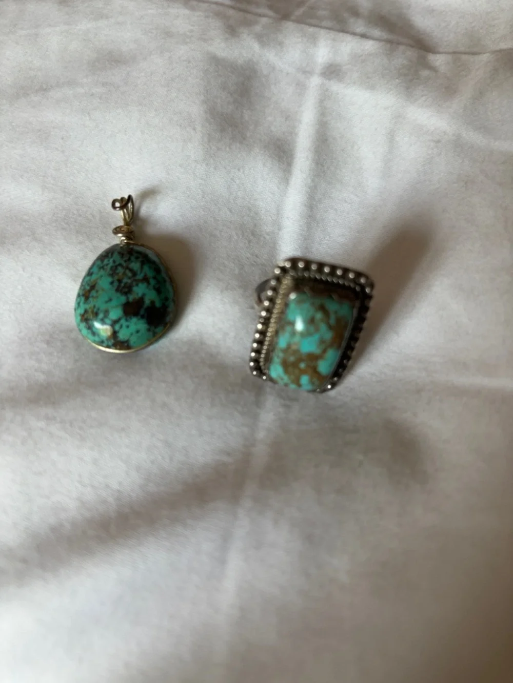 Navajo, authentic Turquoise Stone Pendant and Ring Set - Blue-Green Jewelry - Picture 2 of 4